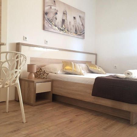 Apartmani Emilio Novalja Ngoại thất bức ảnh