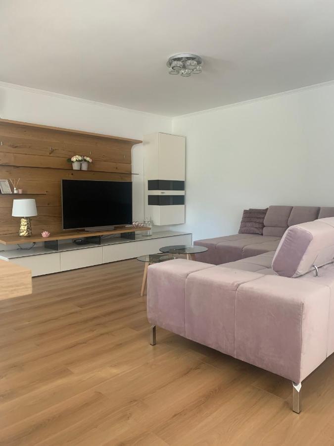 Apartmani Emilio Novalja Ngoại thất bức ảnh