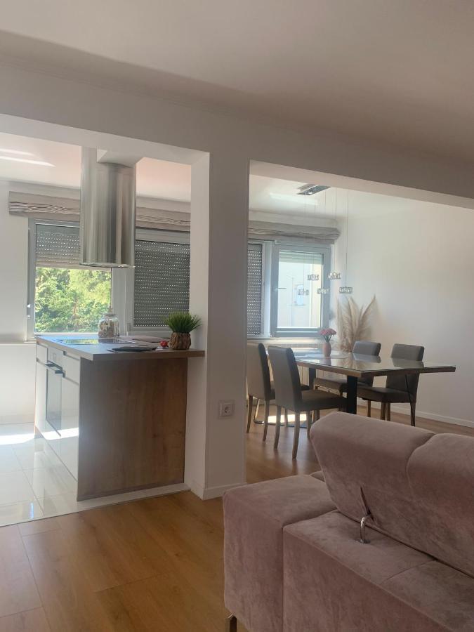 Apartmani Emilio Novalja Ngoại thất bức ảnh