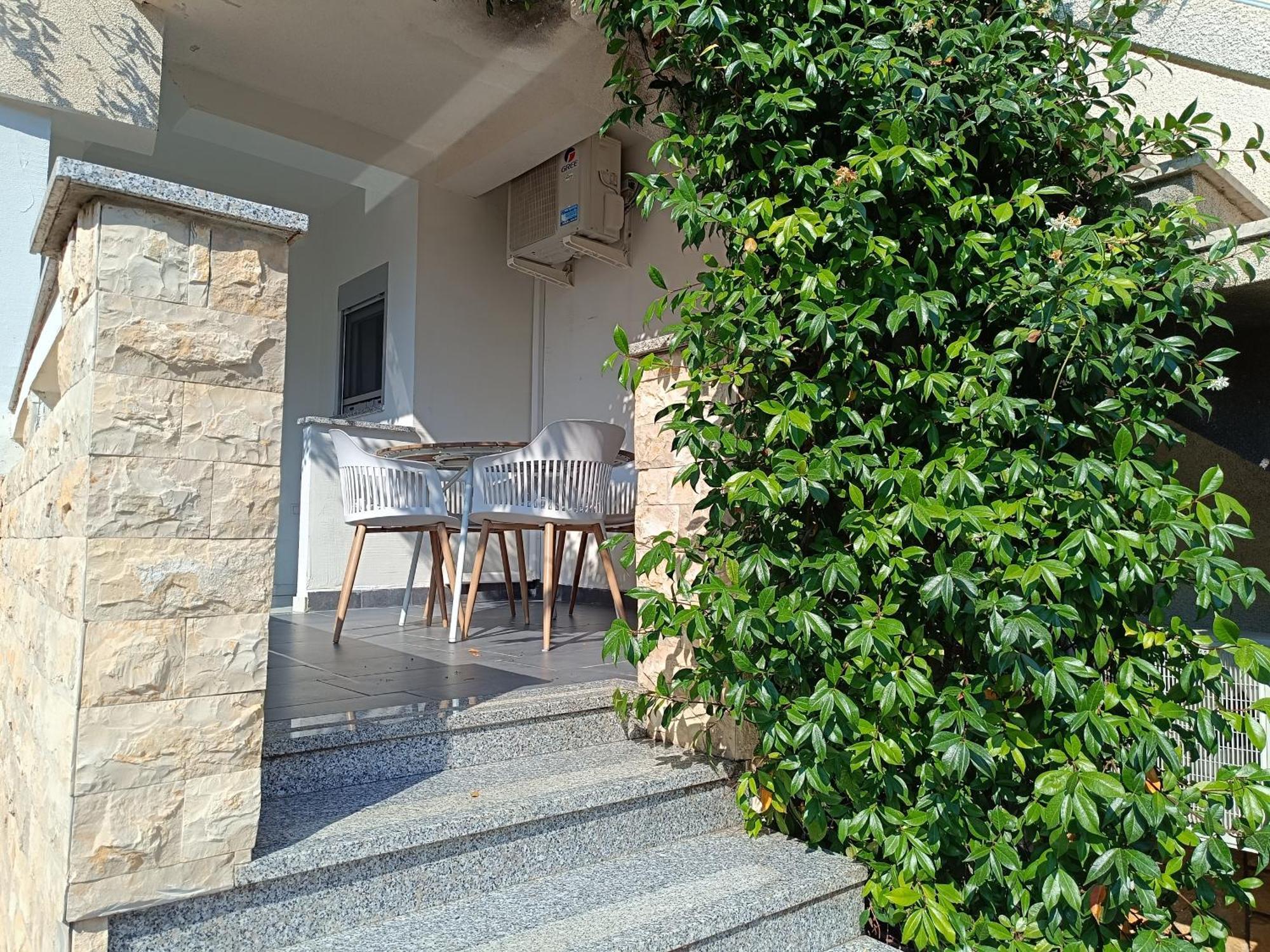 Apartmani Emilio Novalja Ngoại thất bức ảnh