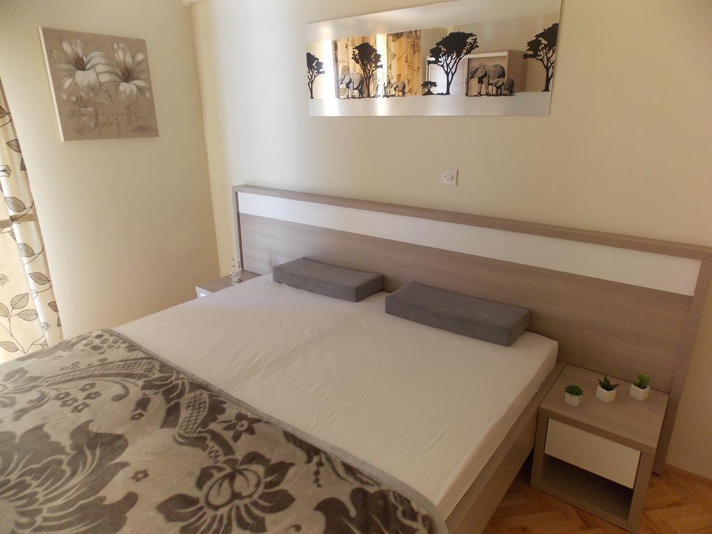 Apartmani Emilio Novalja Ngoại thất bức ảnh