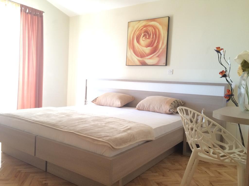 Apartmani Emilio Novalja Phòng bức ảnh