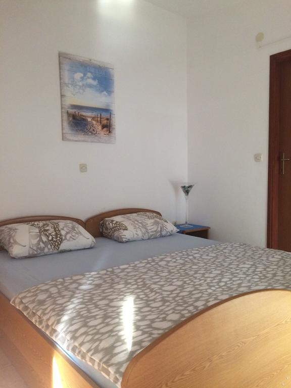 Apartmani Emilio Novalja Ngoại thất bức ảnh