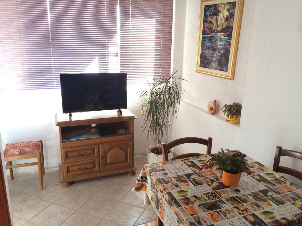 Apartmani Emilio Novalja Ngoại thất bức ảnh