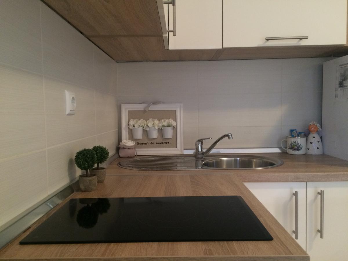 Apartmani Emilio Novalja Ngoại thất bức ảnh