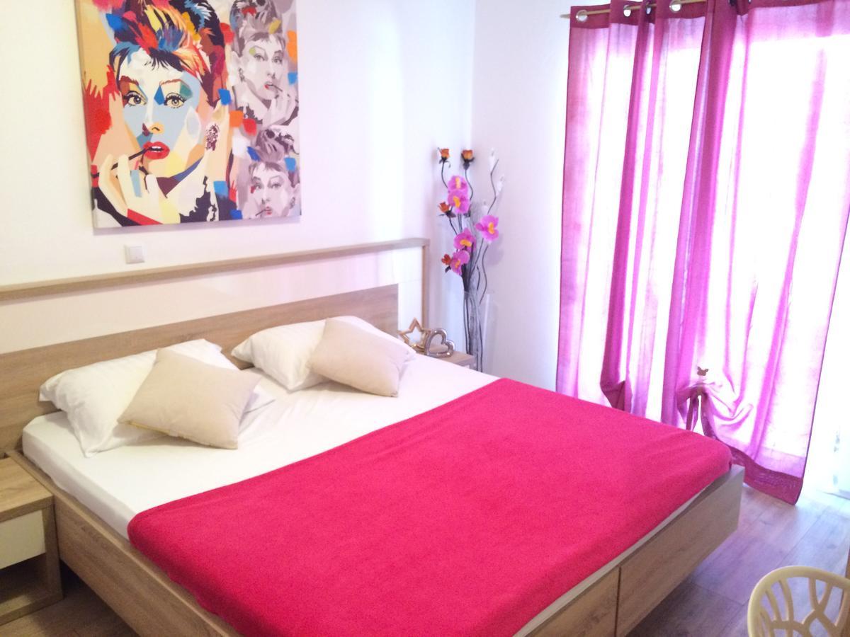 Apartmani Emilio Novalja Ngoại thất bức ảnh