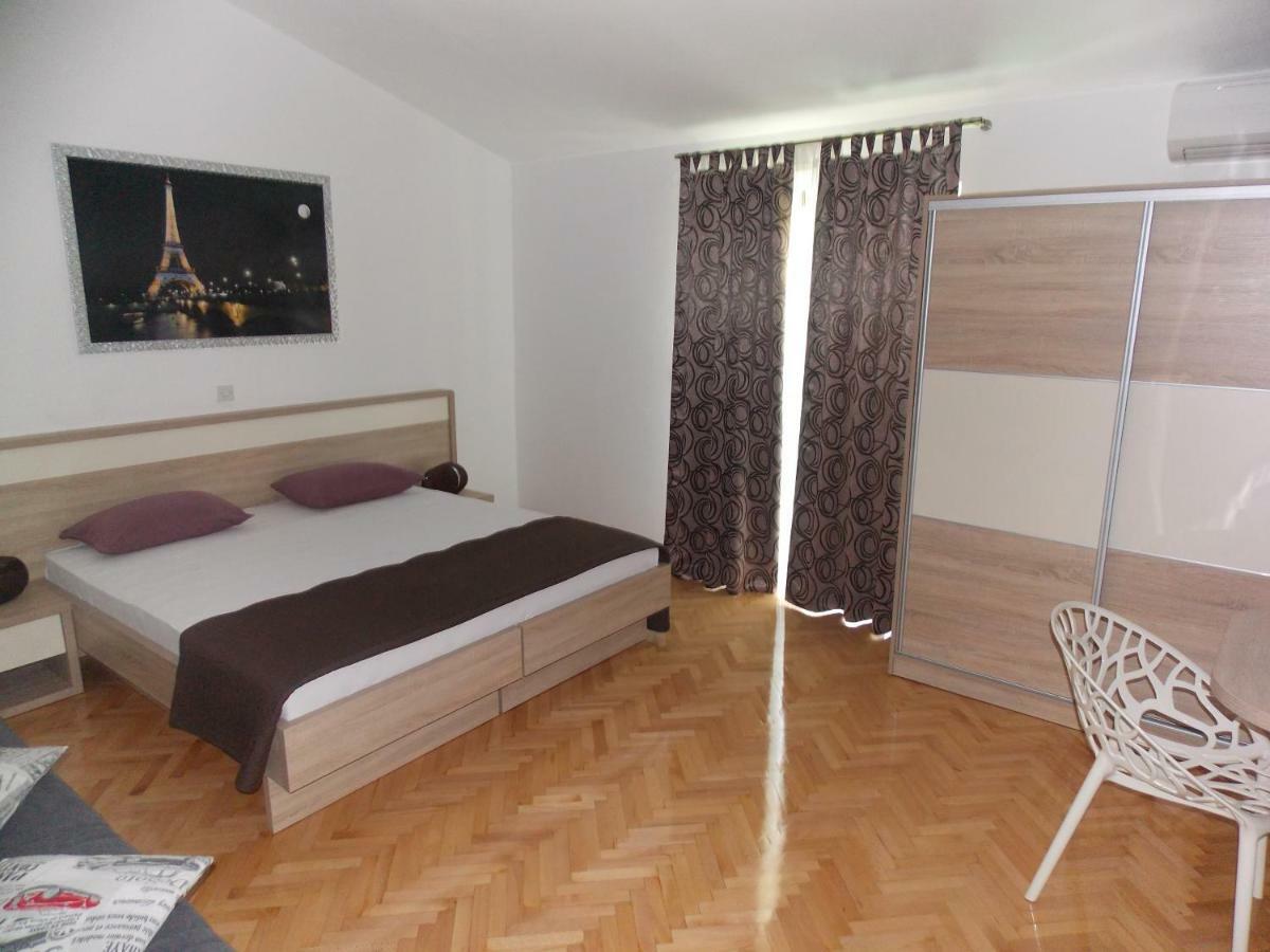 Apartmani Emilio Novalja Phòng bức ảnh