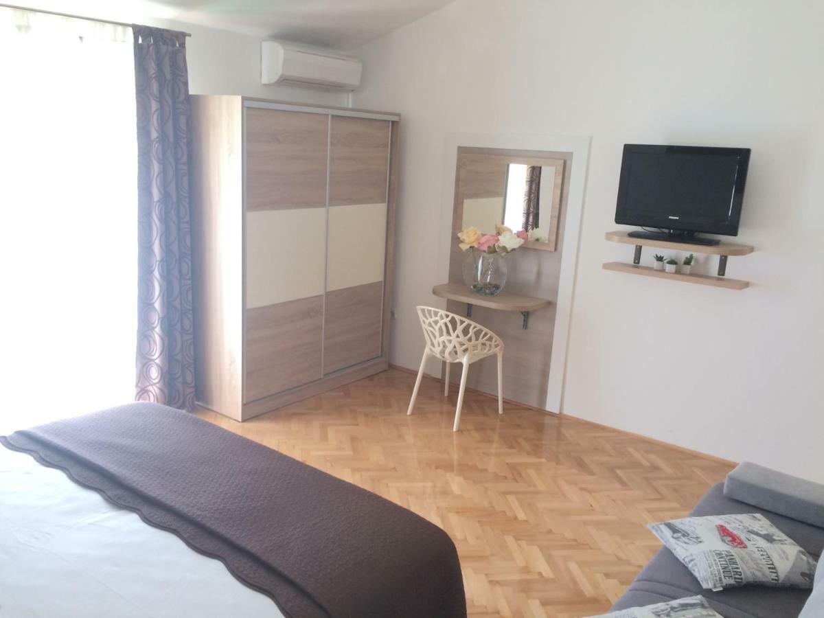 Apartmani Emilio Novalja Ngoại thất bức ảnh