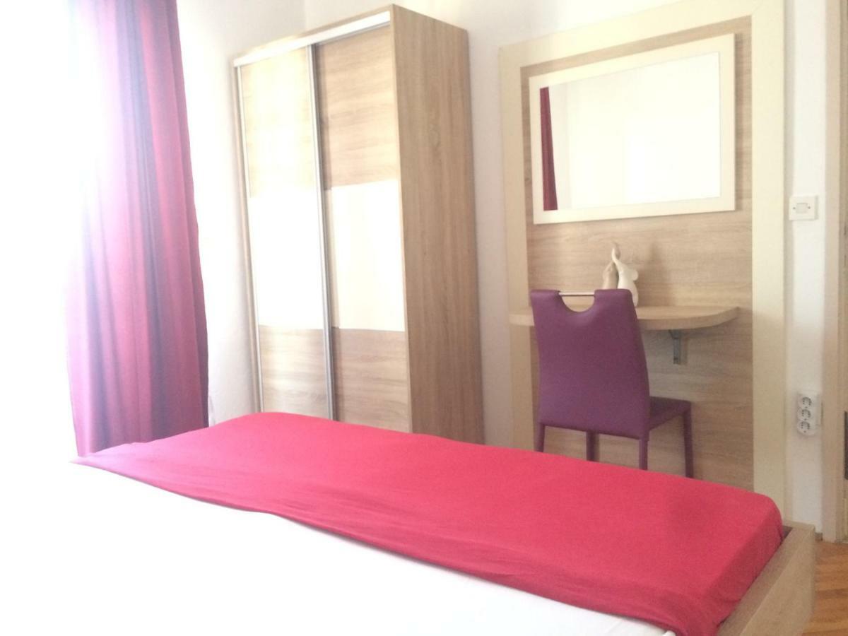 Apartmani Emilio Novalja Ngoại thất bức ảnh