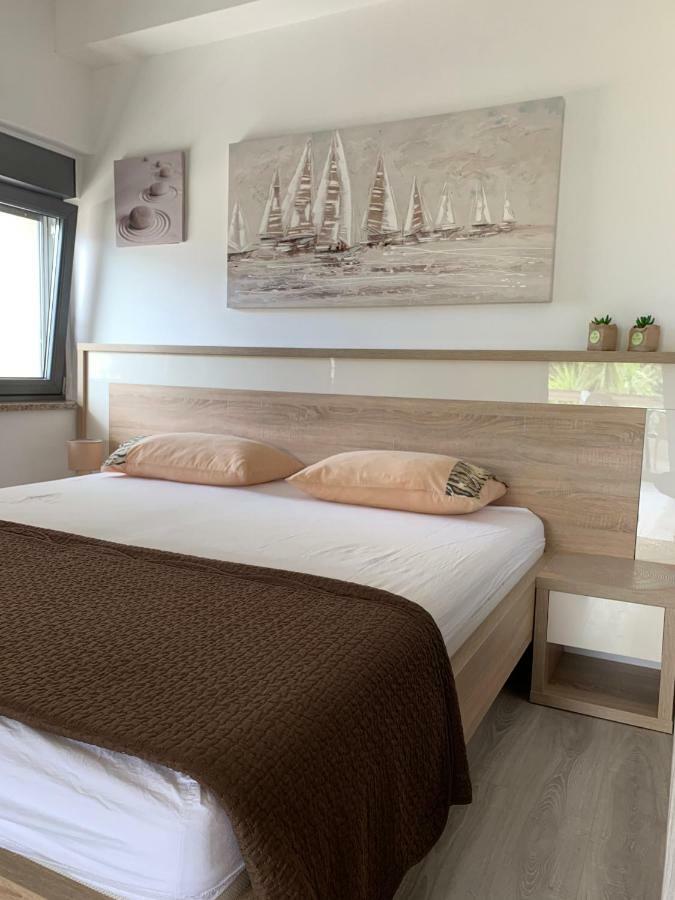 Apartmani Emilio Novalja Ngoại thất bức ảnh
